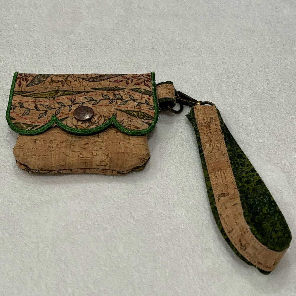 HANDMADE Women’s Leaf Print Button Coin Purse Wristlet Wallet - green & brown